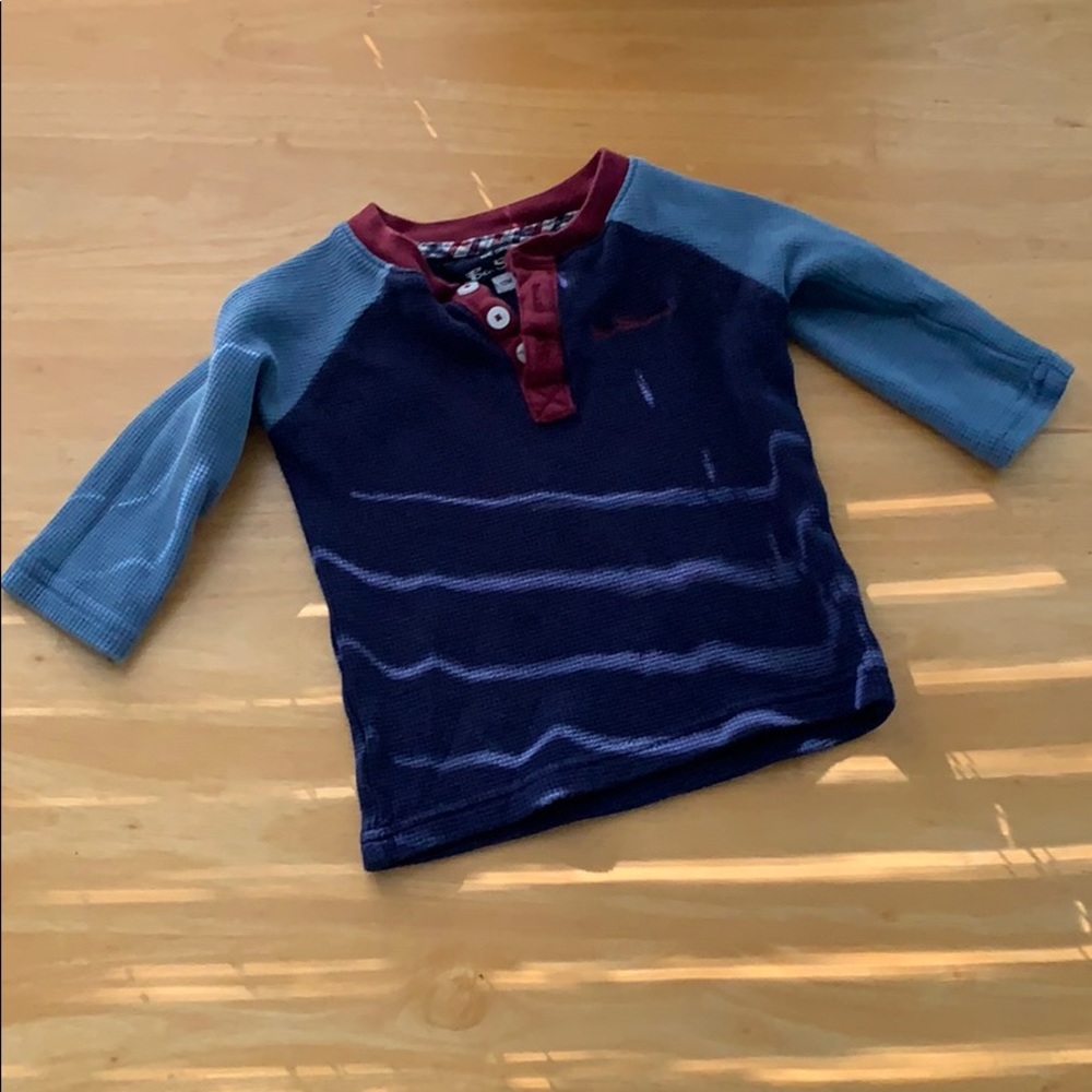 Quarter length sleeve shirt